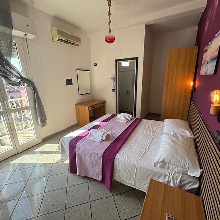 Hotel New Liston リミニ エクステリア 写真