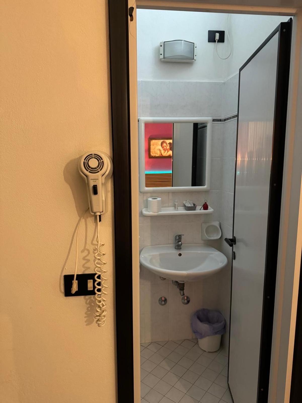 Hotel New Liston リミニ エクステリア 写真
